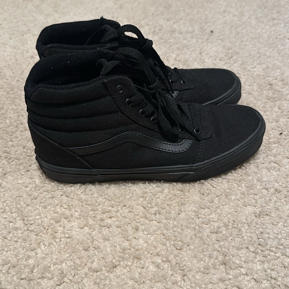 Shoes - Picture 2 of 4